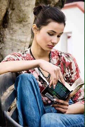 fcasthapokharel's tweet photo. @AasthaPokharel #ReadingPose #Aasthapokharel http://t.co/tysNw96ytM