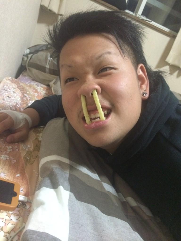 Yan0320M's tweet photo. 達也がいじめてくる😳

自分でわMとか言ってるけどこの人めっちゃSなんだけど😑 http://t.co/tSAPp5ucpU