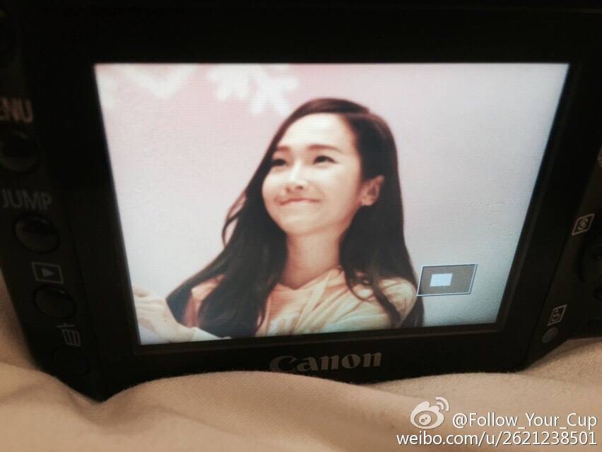 [PIC][25-01-2015]Jessica xuất hiện tại Nam Kinh để tham dự buổi fansign thứ 2 cho thương hiệu "Lining" B8MZctpCQAAjlvv