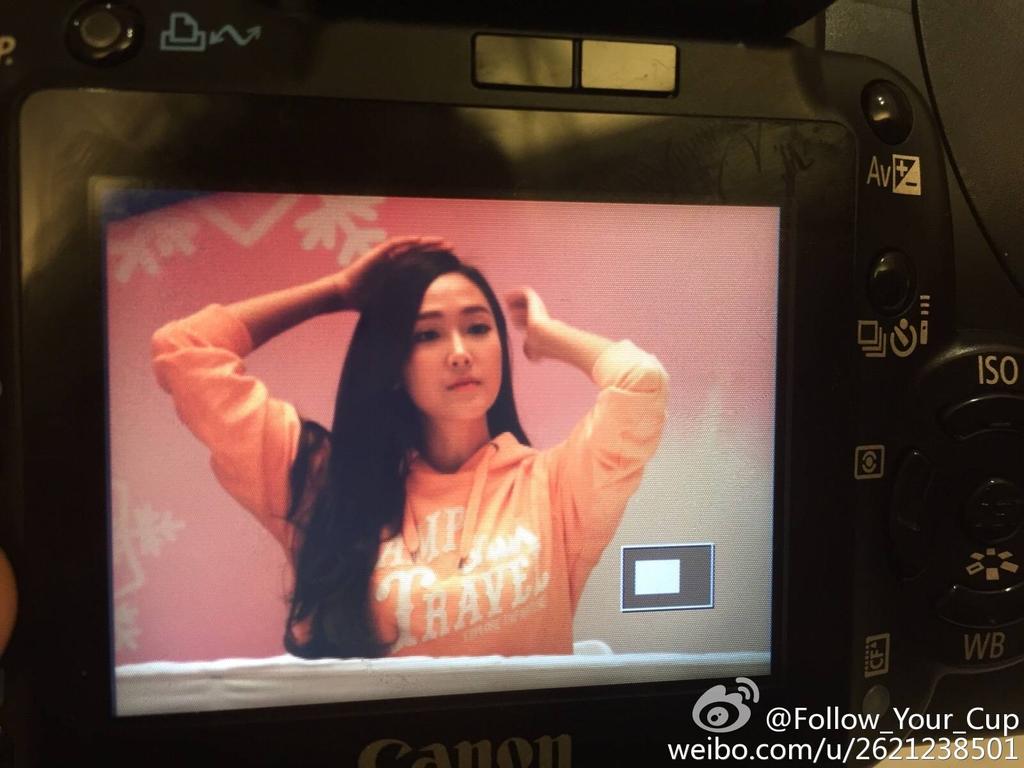 [PIC][25-01-2015]Jessica xuất hiện tại Nam Kinh để tham dự buổi fansign thứ 2 cho thương hiệu "Lining" B8MZgAgCEAA3tC5
