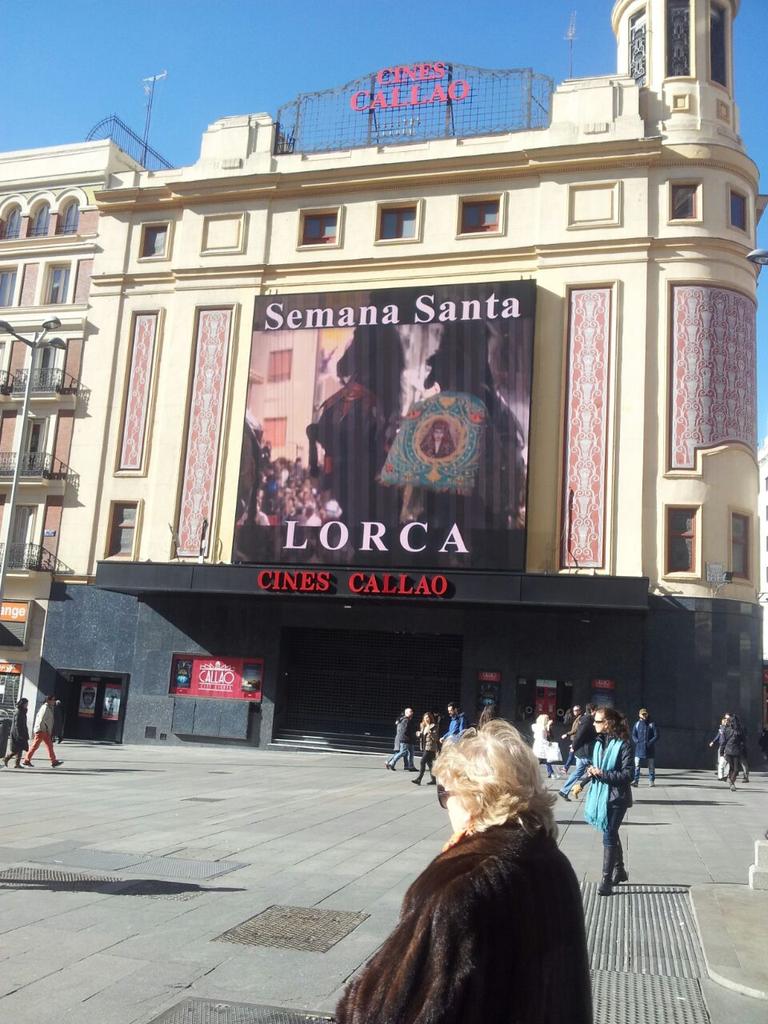 PasoBlanco_3's tweet photo. La #SSantaLorca2015 en Callao, Madrid. Arranca la campaña @lorcaturismo_es para @feriafitur #SomosBlancos #SomosLorca http://t.co/lhNAA1v7mK