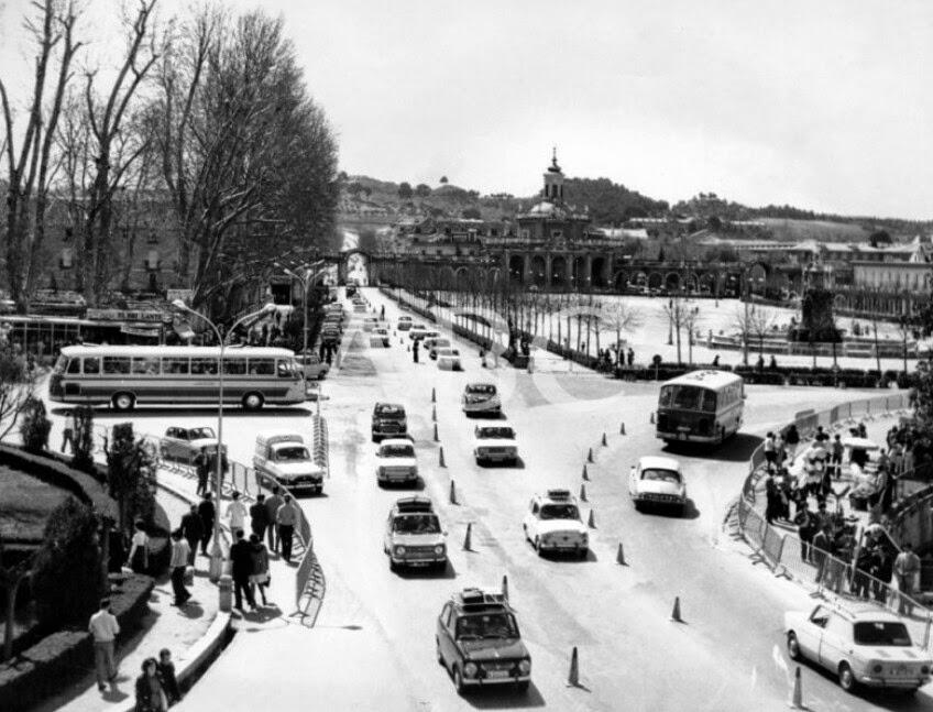PaisajeHistoria's tweet photo. Entrada norte de #Aranjuez, Madrid en 1972. http://t.co/wh8U4ke6jk