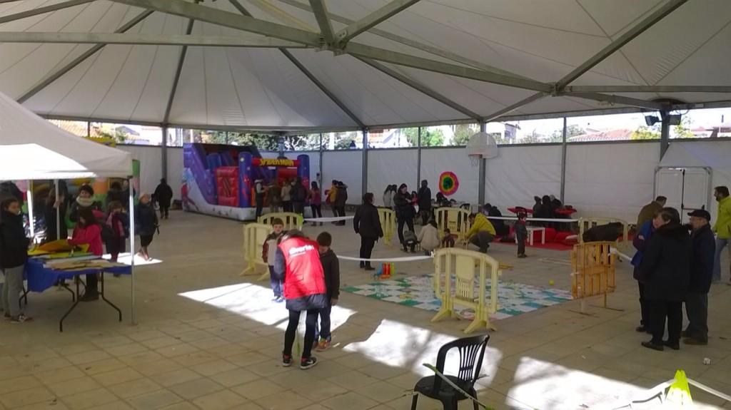 Divertaeduca's tweet photo. Comencem el diumenge amb el parc d'hivertn de #santaoliva @RamonSoldevila @eva_prat @SergiAtmetlla @JessicaCriado http://t.co/ear8PCha4M