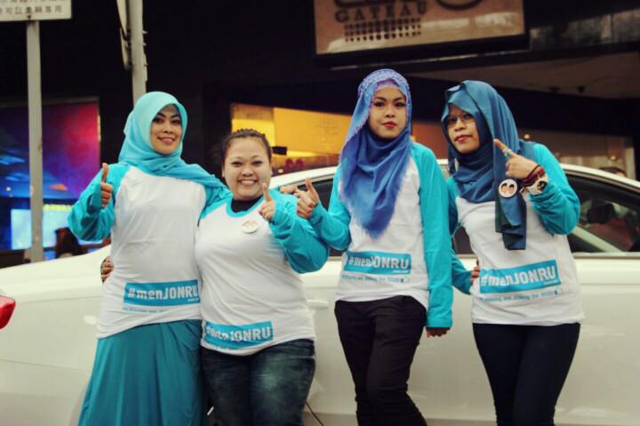 VarielSN's tweet photo. mari #menjonru @jonru with @any082200 @Puti_Pds http://t.co/nZ5Dx9lauB