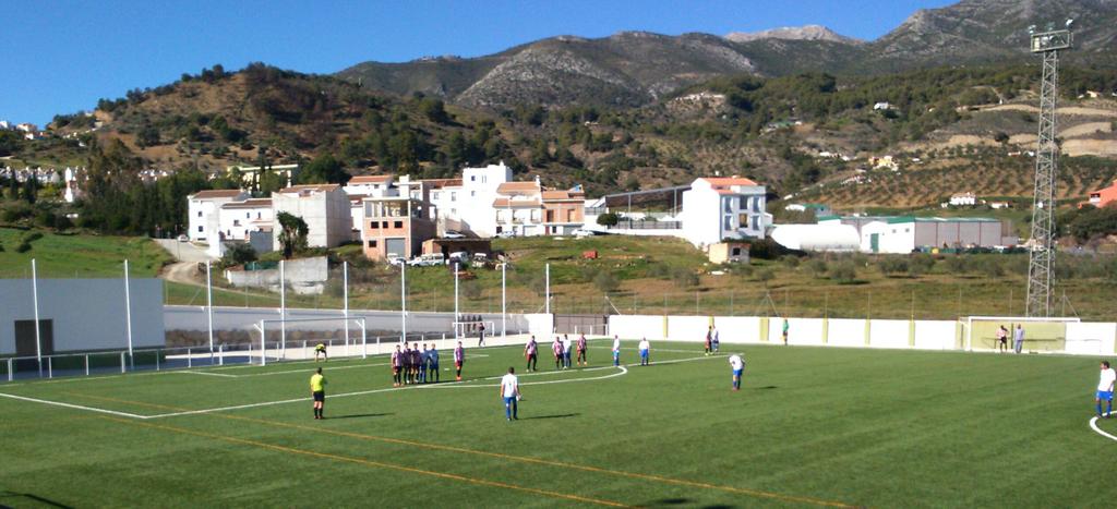 CDCortes's tweet photo. Final. @CDAlozaina 3-0 C.D. Cortes. Mal partido de los nuestros hoy que apenas han entrado en juego http://t.co/P0403vboYR