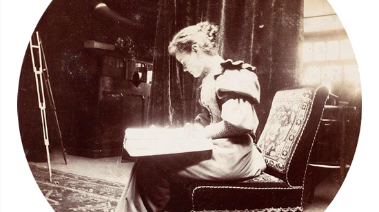 themarginalian's tweet photo. Virginia Woolf, born on this day in 1882, on how to read a book http://t.co/4EiRDTCOXK http://t.co/vyEHVGBEeh