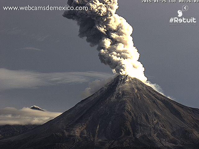 LegalizaColima's tweet photo. Continúa la actividad intensa del Volcán de #Colima. Este domingo fue todo un espectáculo -  http://t.co/MybKoScrJV