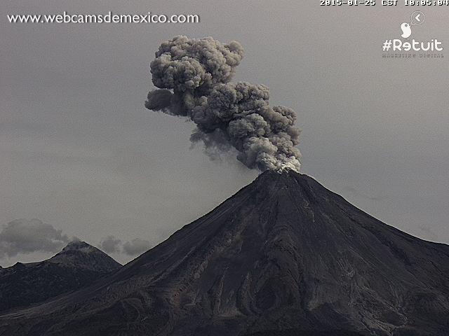 LegalizaColima's tweet photo. Continúa la actividad intensa del Volcán de #Colima. Este domingo fue todo un espectáculo -  http://t.co/MybKoScrJV