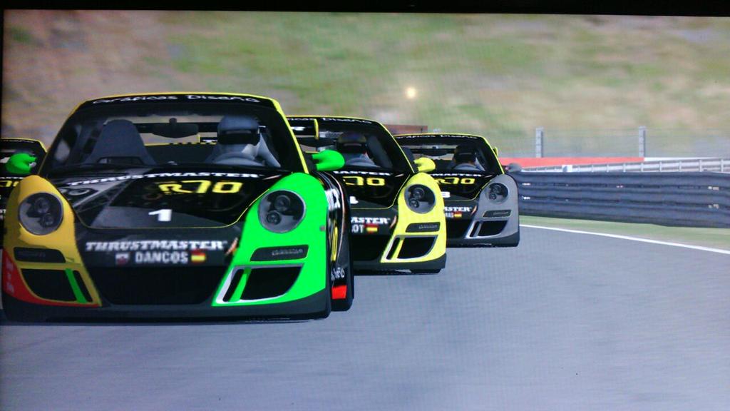 R70_Uri13's tweet image. @R70Team @GraficasDiseno @PCSIMULACION 
#FAMILIA