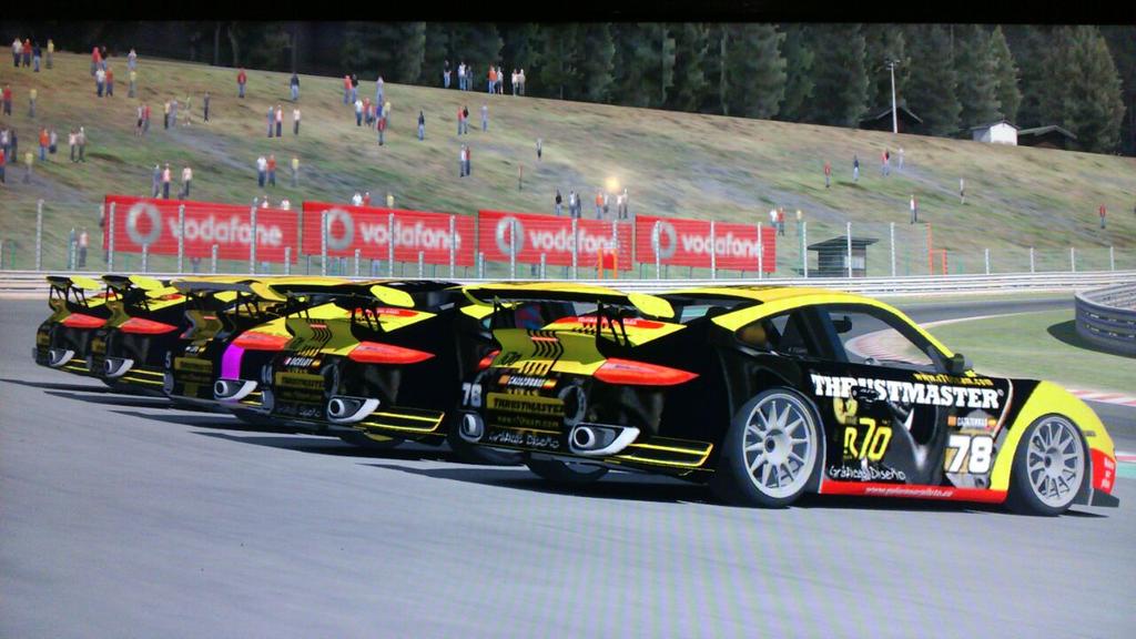 R70_Uri13's tweet image. @R70Team @GraficasDiseno @PCSIMULACION 
#FAMILIA