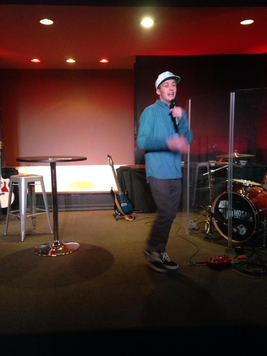 jarcisz_d's tweet photo. Jake Oslack throwin it down at Mosaic #hustleHardMakeDisciples http://t.co/xivFHEuh6R