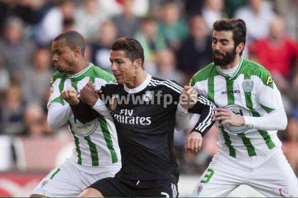 MonicaValverdeC's tweet photo. #SiempreContigoCR7 
Y sobre esto... Nada q decir??? http://t.co/5oG3nPH7ss