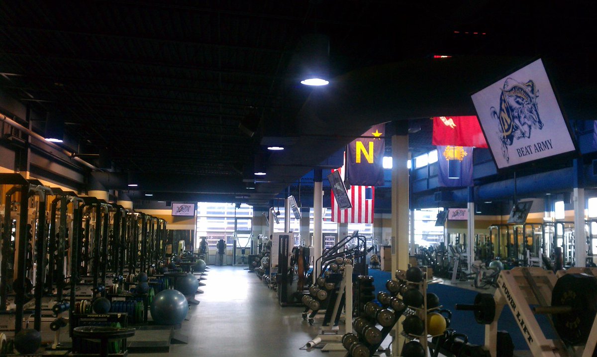 SPNetwork's tweet photo. A look inside @NavyAthletics strength and conditioning facility @USNavy @power_lift http://t.co/L8d2T8ETIJ
