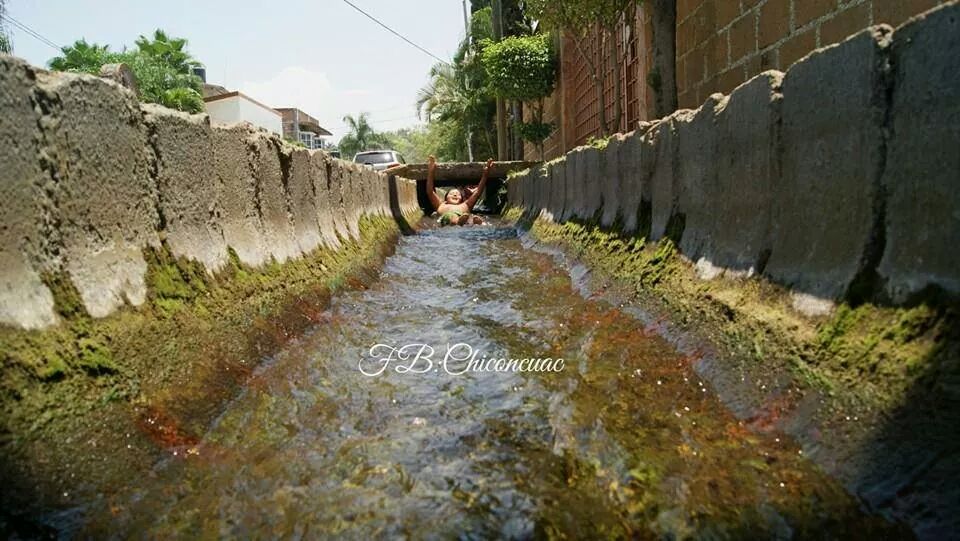 xochitepecmor1's tweet photo. Ya casi es temporada de calor, ¿quien a visitado "la poza del burro"?.
 Ubicado en #chiconcuac http://t.co/Qr5J8RrX21