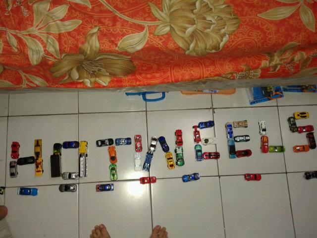 Chris_Dewata's tweet photo. @hotwheels_shop @hotwheels_indo @sahabathw @komunitas_hw Hot Wheels http://t.co/J9Pxi7F43Q