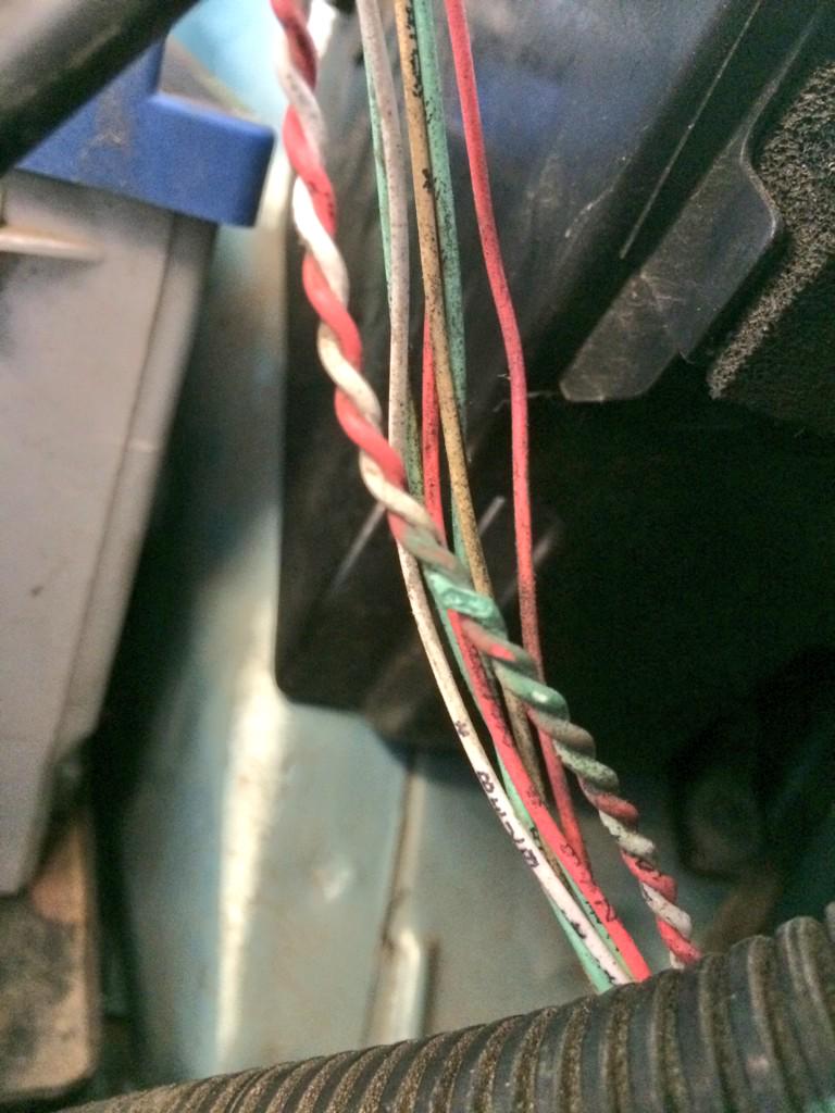 AutoNorwich's tweet photo. Spot the corrosion on CAN line, fast accurate diagnosis is our speciality thanks to VSB10 #boschservicetrainingcentre http://t.co/NIXxnDdOXE