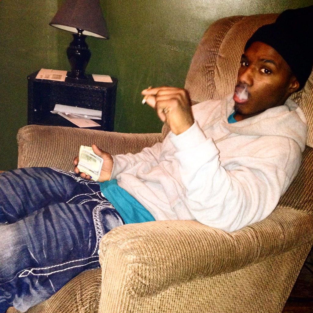 DOOIE_2X's tweet photo. #NoWorrie$ http://t.co/wJBvRSjcn2