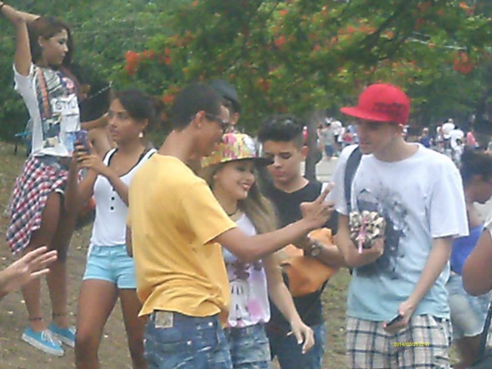 SrPurpleTiger's tweet photo. #EncontrodevinersRJ 24/01/2015
Mais fotos a @cacau_sshow @setebiz e parecendo no #ArôVlog com o @heyreinaldo e a Kim! http://t.co/XPS4L19rhm