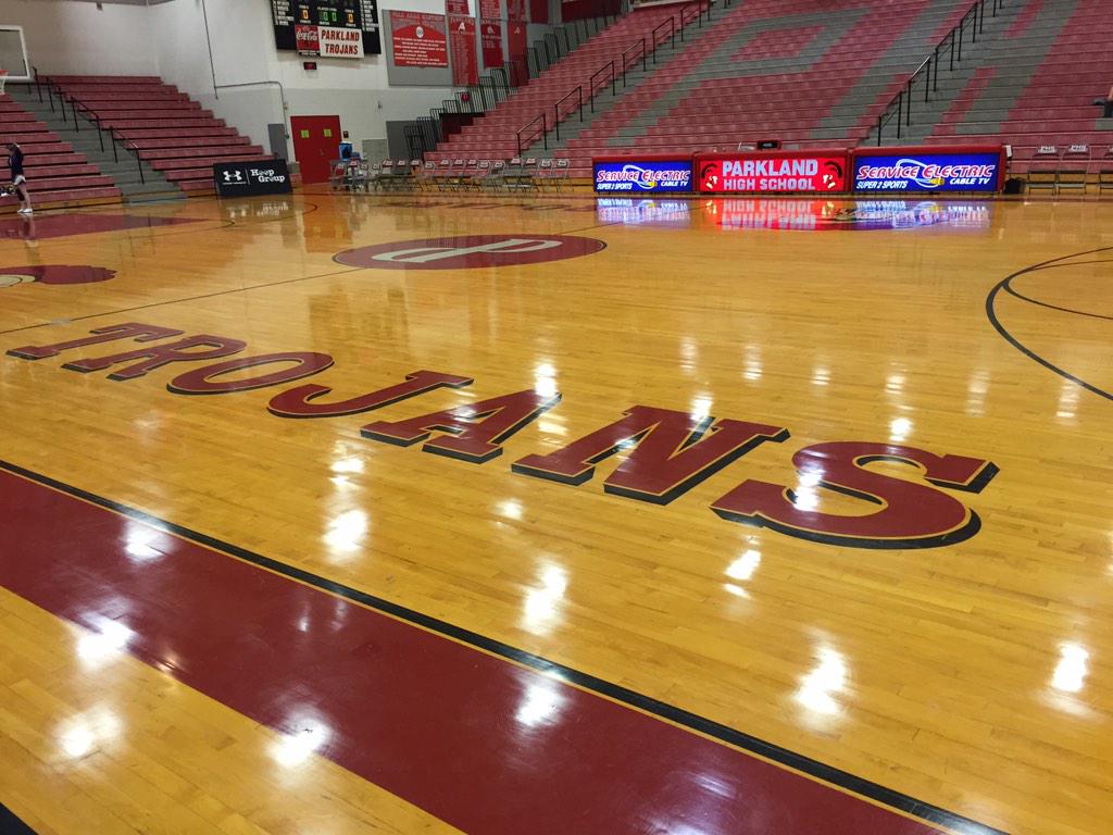 TDTFerg's tweet image. Broadcasting #ScrantonPrep and #RomanCatholic on @NEPAsESPNRadio at 12p. Listen live online at nepasespnradio.com