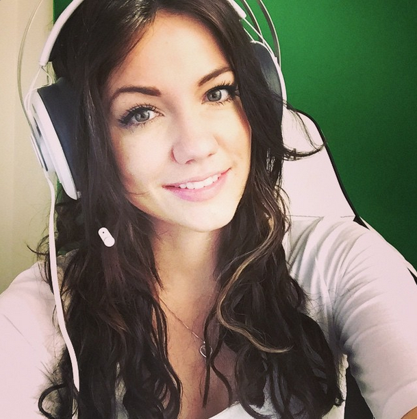 Kaypea On Twitter Messy Hair Day Today Lets Play Some More Games D