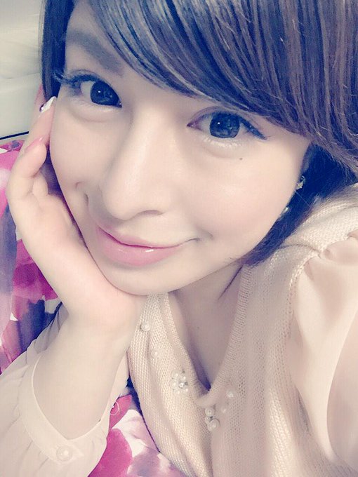 ふふふーんʕ&bull;̫͡&bull;ʔ♬✧ もう、ねる時間(*ﾟ▽ﾟ)ﾉ 明日お休みだと夜更かし♡♡ http://t.co/KX18T2ilQi