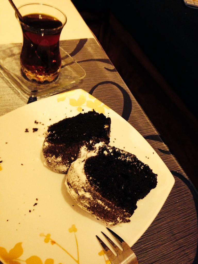 SengulEsma's tweet photo. Keyiff ✌️ @EsraSengul1 @NilayUtac http://t.co/qPYg1NC92b