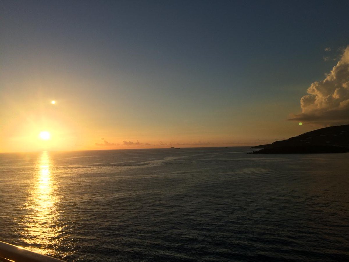 StephPagz's tweet photo. I'll miss views like this! #backinUS http://t.co/JXdmHwqP8y