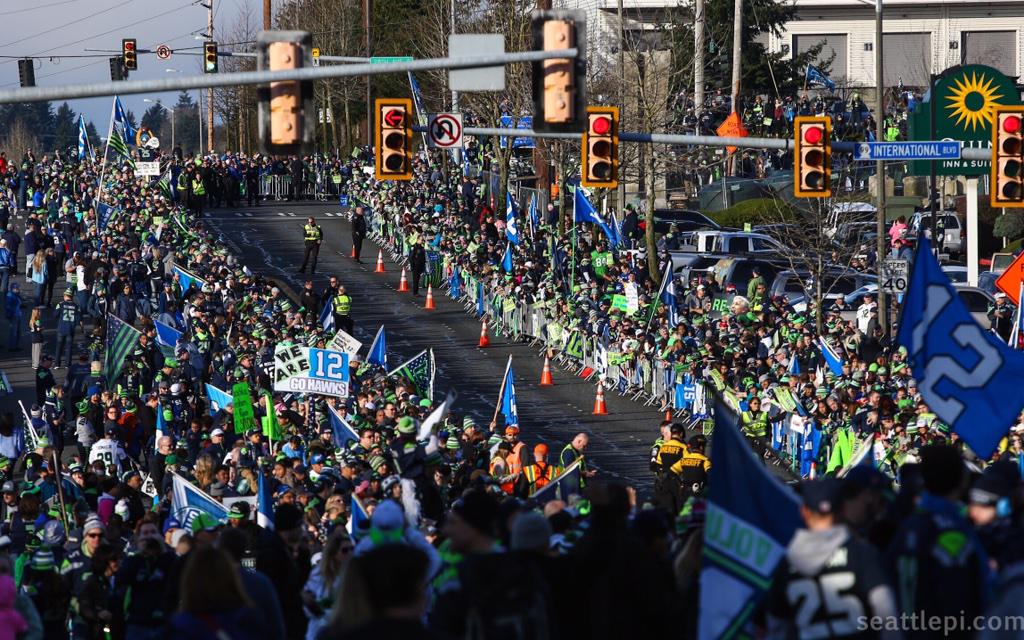 JacsonBevens's tweet image. Seahawks fans make send-offs look like victory parades &amp;amp; victory parades like a got dang revolution. RT @joshtrujillo