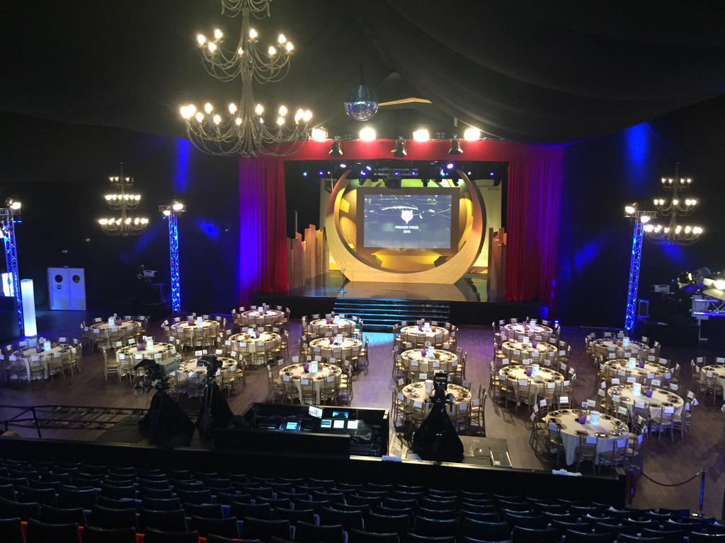 PremiosFeroz's tweet photo. ¡Abrimos las puertas del @ruedolasventas! ¡Bienvenidos a los #PremiosFeroz 2015! :D http://t.co/BSIKYeJnKU