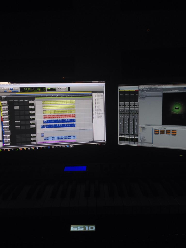 DeadSharkOla's tweet photo. Sadness ohoy! Ongoing music production for Please knock on My door! #Pleaseknock http://t.co/nfIXtEC95m
