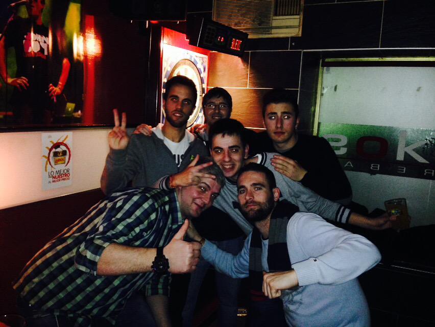 b_bikos's tweet photo. @jayro_19 @VICTOR_CANO_90 #granviernes http://t.co/D0JyOQZ0Zw