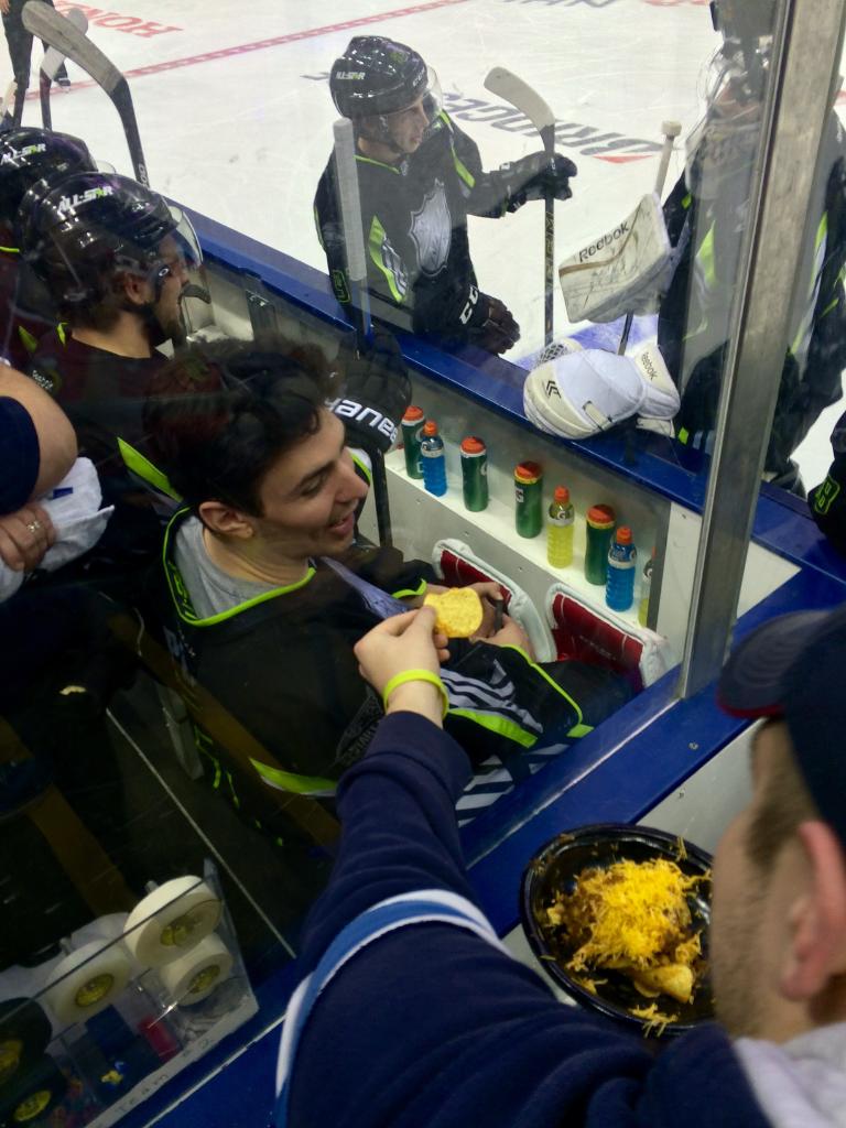 B8O8EghIMAEScjT.jpg:large