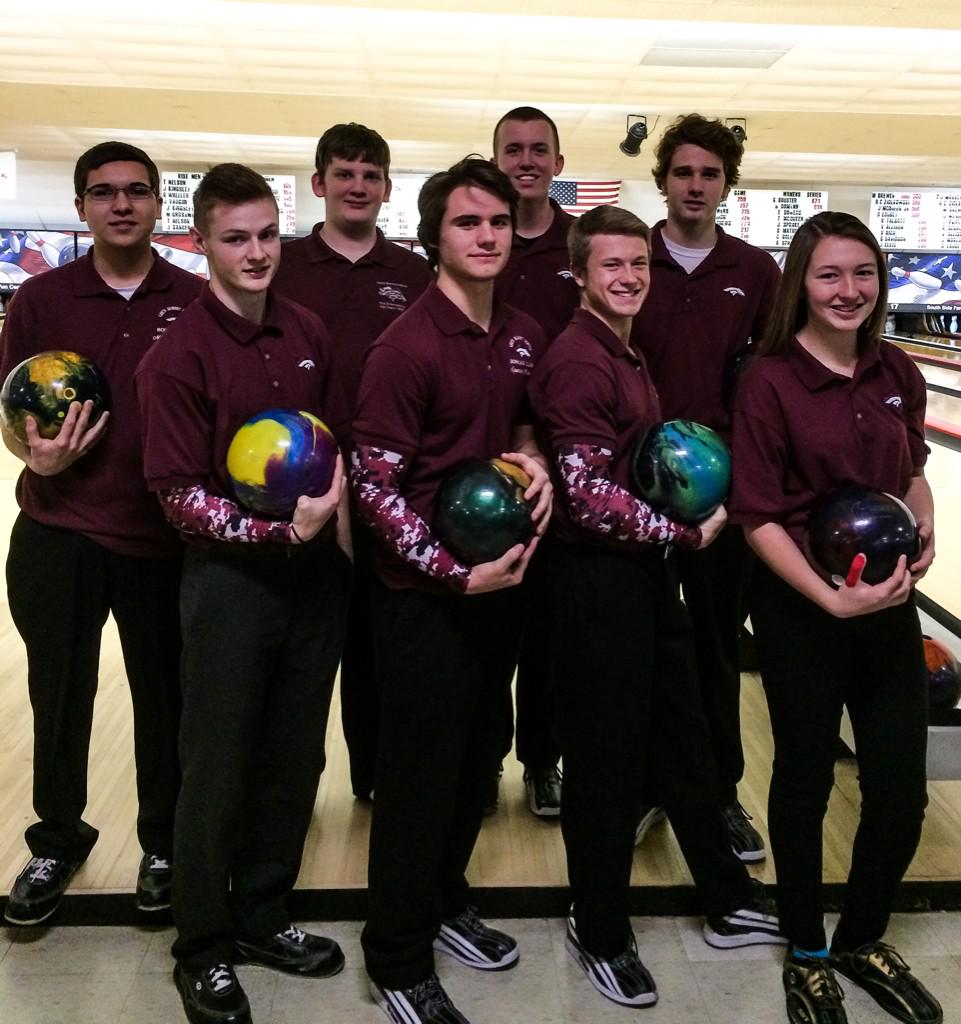 justi751's tweet photo. Squad shit top 5 finish for both teams #LSNbowling @ElijahBeatz @SpencaElla @TJ_Sell55 @nchristian85 @LeGrande1717 http://t.co/th0ZJtZw5m