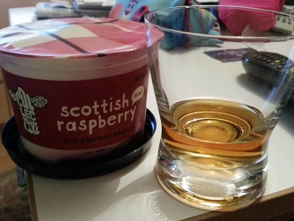 jwiltshire5's tweet photo. Celebrating #BurnsNight in a @collectivedairy kinda way. #scottishraspberry #whisky #aberlour #Slainte http://t.co/BpPx324CiH