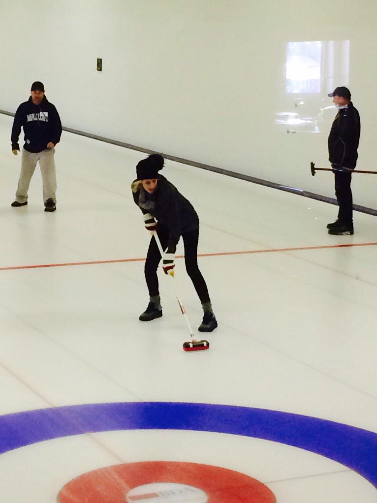 MortgageTeacher's tweet photo. @ErinVPollett from @arcanebrand is getting the hang of it #LearningToCurl http://t.co/ZwtrQgbuzc