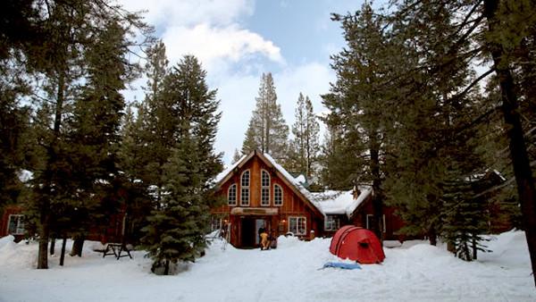 VisitTruckee's tweet photo. Looking for the ultimate #wintercation? http://t.co/ZB35WfL0Py #LostTrailLodge @findery #Truckee #SkiTahoe #Winter http://t.co/oBUCmyiqvO