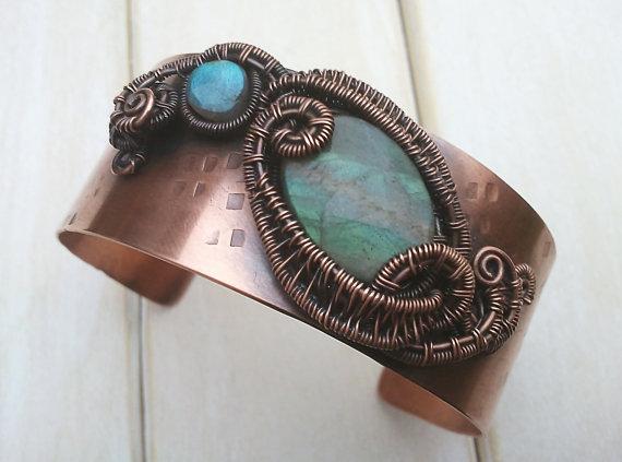 Emma_Wyatt_Art's tweet image. Currently working on a new cuff, here is another from my #etsy shop etsy.me/1HOqfhY #CraftHour #womaninbizhour