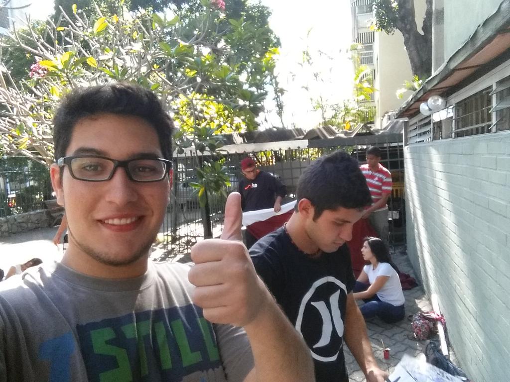 HechosUCV's tweet photo. El trabajo y el esfuerzo nos identifica.
#EEPAahoraSÍ
Vota #1HechosIntegrados http://t.co/0jHj50LT7m