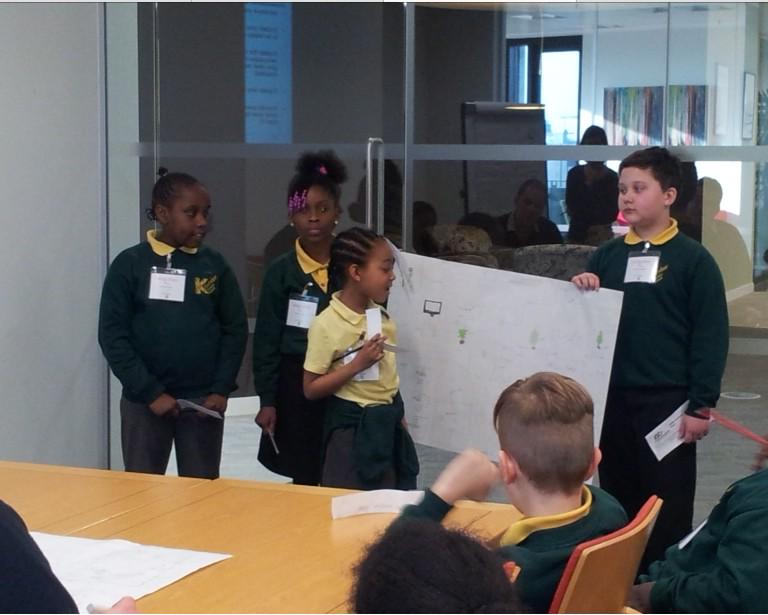 Kender_Y4B's tweet photo. @Kender_Y4B and @Kender_Y4M designing, then presenting their office space design project @esmeefairbairn http://t.co/7tODJfwsHh