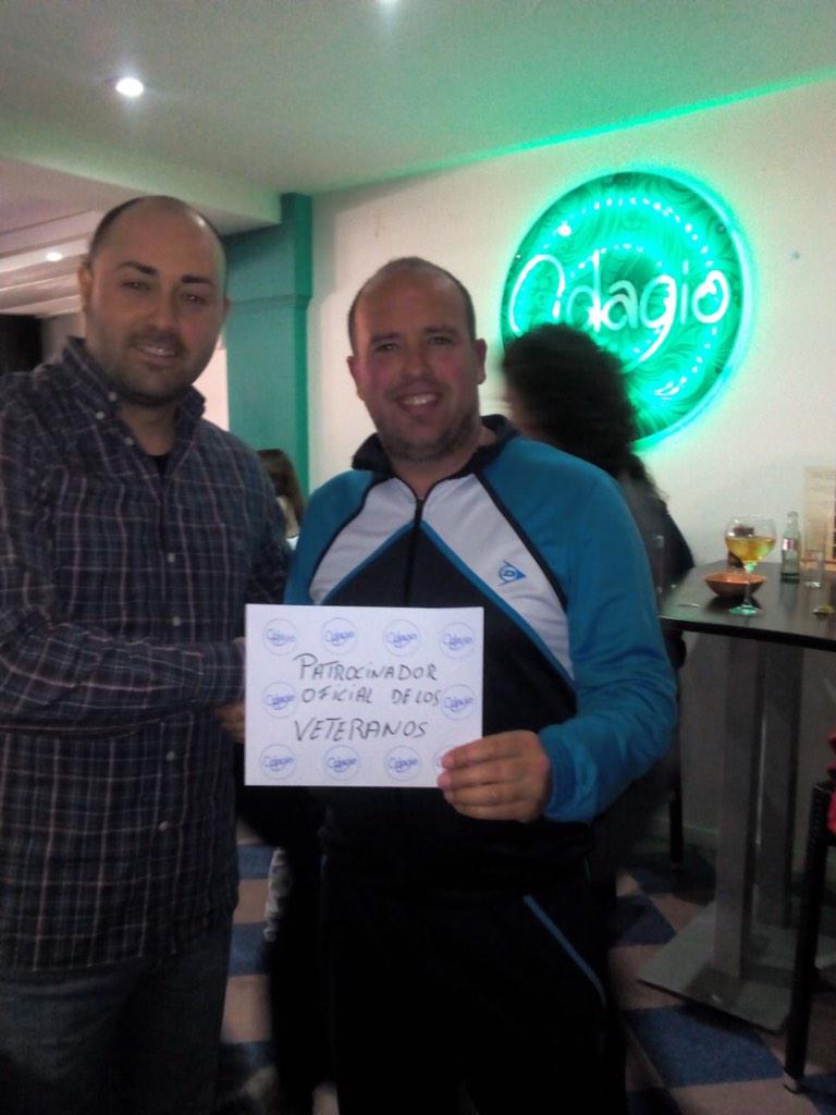 AdagioCafePub's tweet photo. Patrocinando al equipo de futbol de los veteranos !!!! http://t.co/pT0yxLiX23