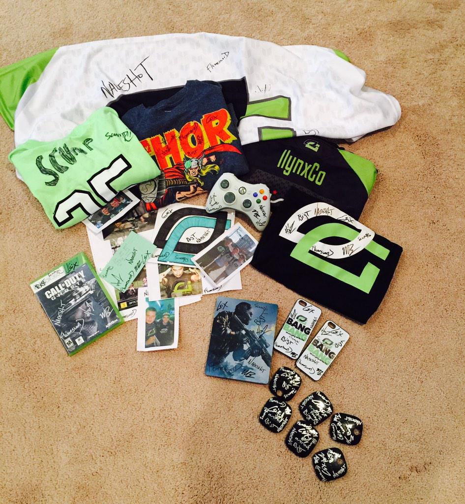 momOFscump's tweet photo. national tour over. headed back to @TheOpTicHouse #greenwall @jud3vill http://t.co/7XR6PUt97h