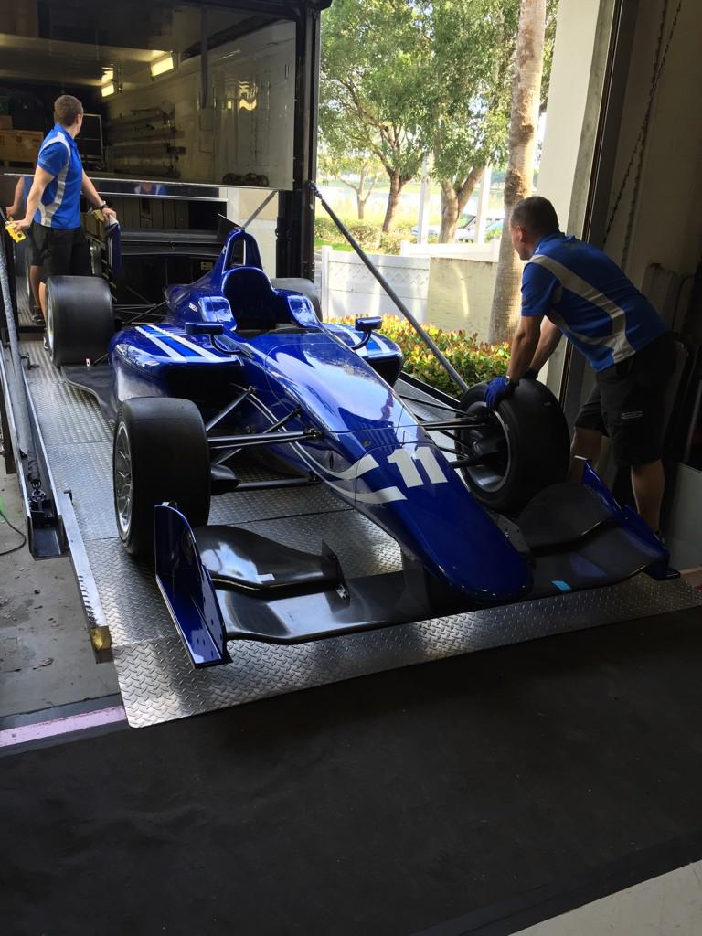 Mark_Whitelegge's tweet image. “@CarlinRacing: Load her up! Homestead we're coming! @IndyLights #TinyBitExcited #ekkkk http://t.co/ISyEkZai6q” @SonicPea27