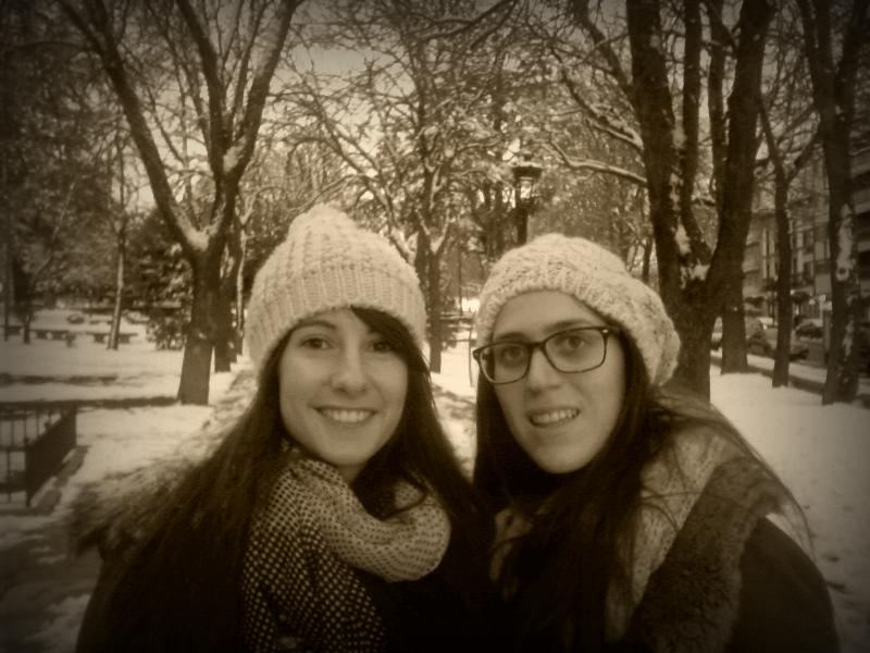 Juditt_8's tweet photo. Tarde de nieve y chocolate :) @deliaherranz93 http://t.co/ft4ZHU7KrJ