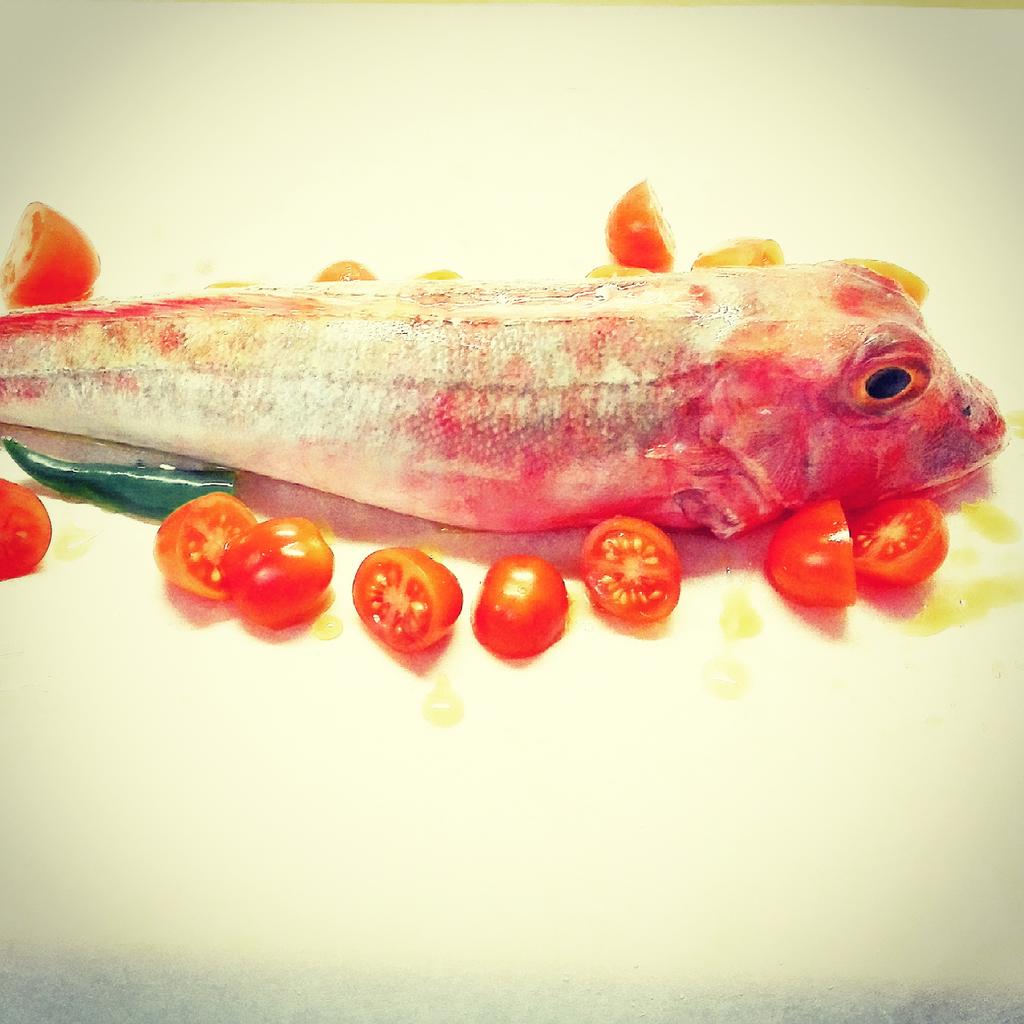 FactoryChef's tweet photo. Gallinella al cartoccio by @FactoryChef @fabioinitaly @robcastrichella @FieraExpoMilano @lets_recipe @trovaricetta http://t.co/jVie6vQHWZ