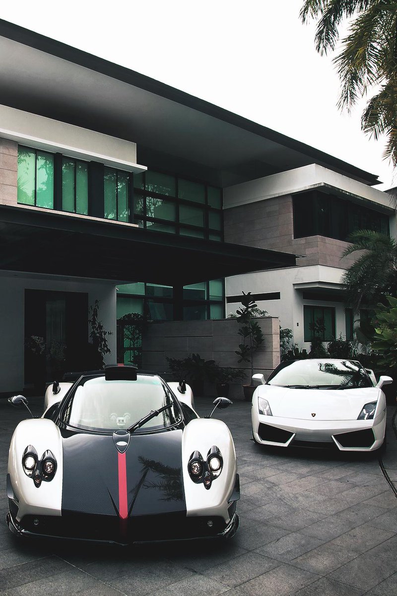 CarSwapMe's tweet photo. Retweet for left, Favorite for right 💰 http://t.co/Xx4YStpQJc