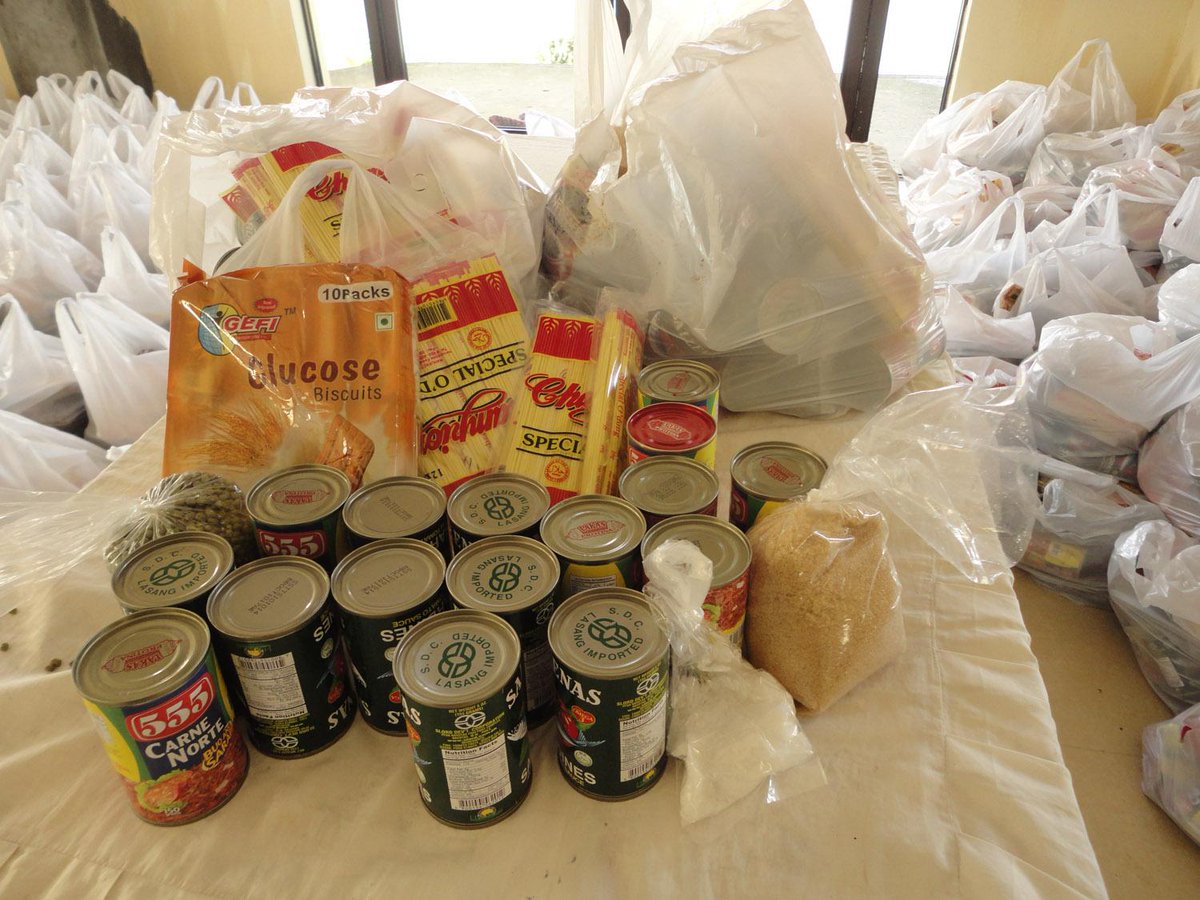 Tearfund's tweet photo. More than 3,000 emergency food packages have been distributed in the Philippines so far, benefiting 15,000 people. http://t.co/fToN2byVja