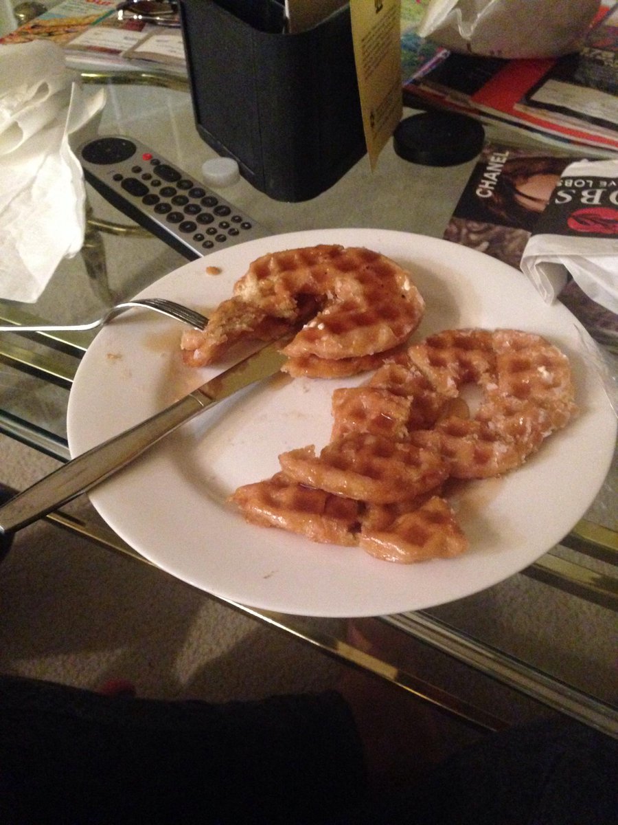 ontaekey_'s tweet photo. Made these w David last night &amp; they were great until we couldnt stop shakin for an hr😅😂#sugarush #dntdoit #crackills http://t.co/wPIItu6nRH