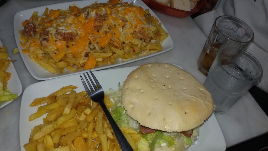 nooeflores's tweet photo. Todo esto multiplicado X3!!! 😫😫😫 @cristian_mede @samuel_cobos @MongePala http://t.co/S9MIq2Uibd