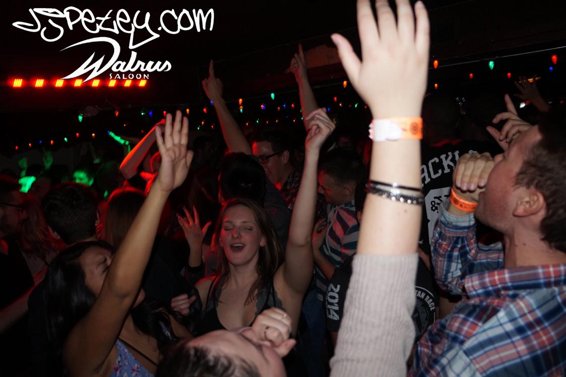 djpetey's tweet image. this pretty much says it all...for the rest of the pics from last night, you can get em HERE - djpetey.com/2015/01/25/pic…