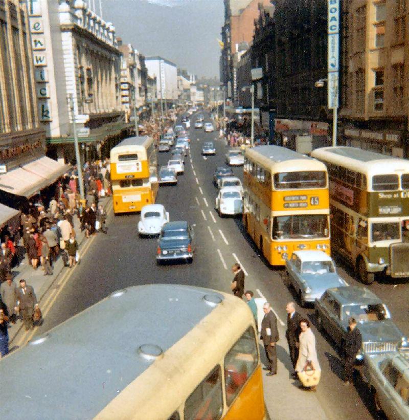 NCL_Uncovered's tweet photo. Before Northumberland Street was pedestrianized - it used to be part of the A1 between London and Edinburgh... http://t.co/IqwHPrhMm9
